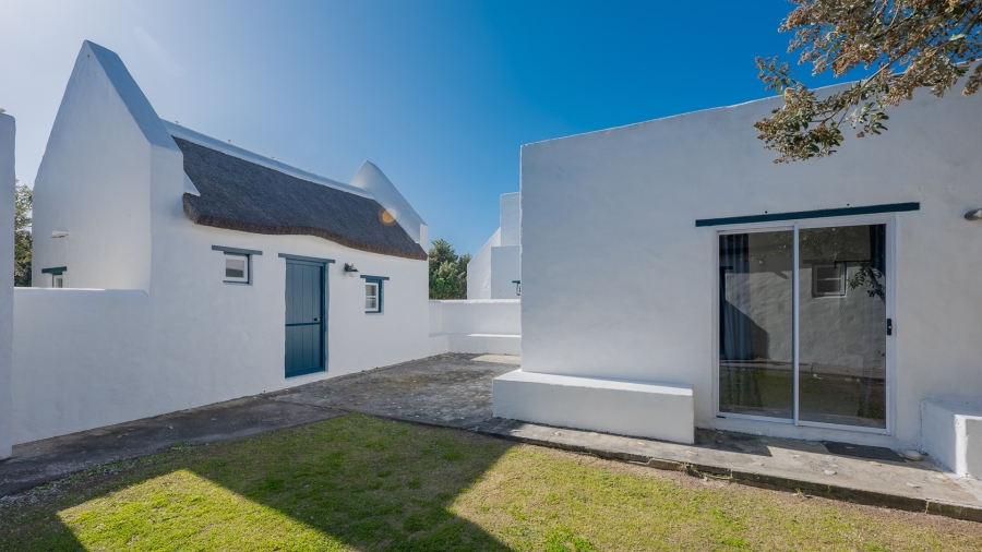 6 Bedroom Property for Sale in Struisbaai Western Cape